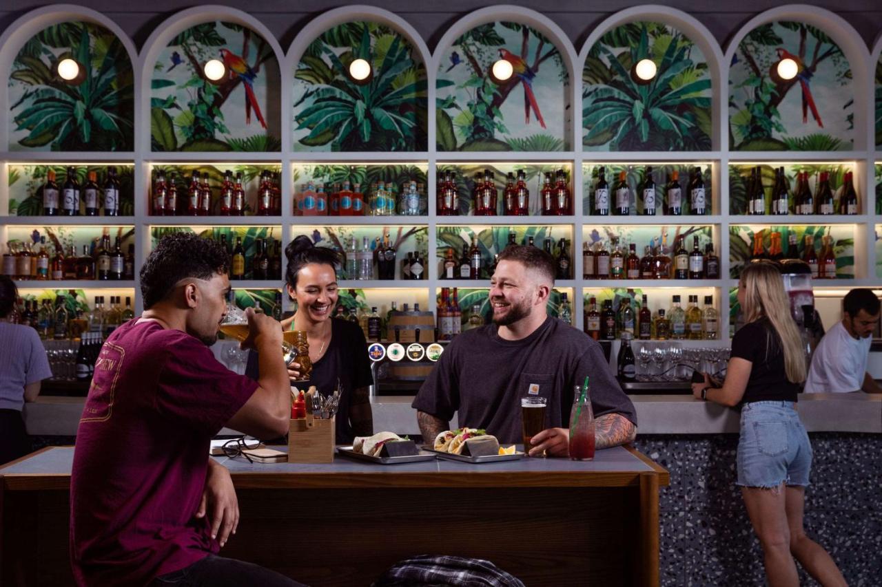 Lylo Auckland Hotel מראה חיצוני תמונה The bar at the 2019 edition of the festival