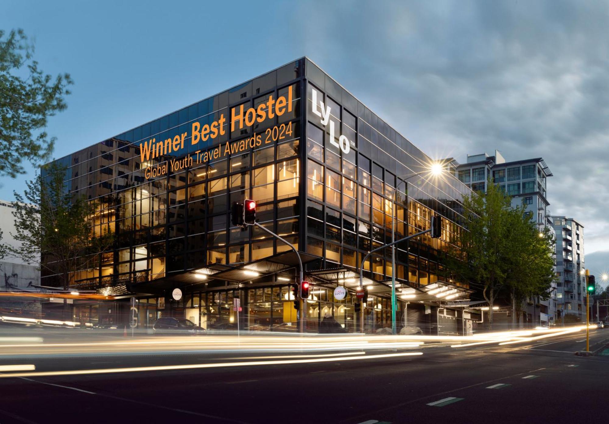 Lylo Auckland Hotel מראה חיצוני תמונה The award-winning hostel in Frankfurt